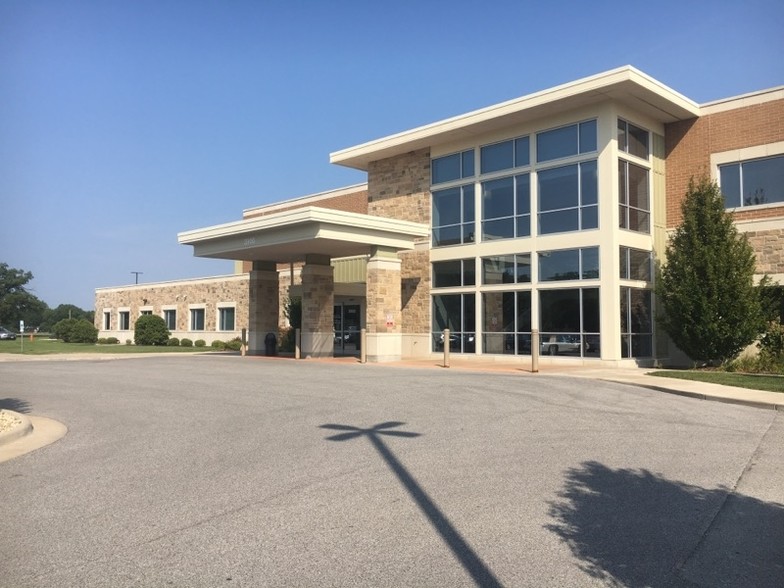 3900 28th Avenue Dr, Moline, IL à louer - Photo de l’immeuble – Image 2 sur 10