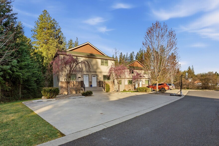 917-922 W Pirate Ln, Spokane, WA à vendre - Photo principale – Image 1 sur 24