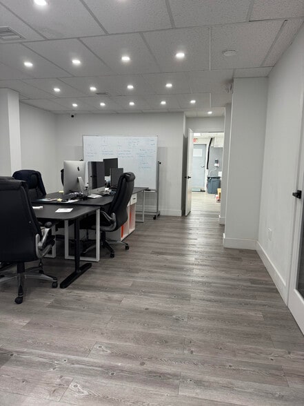 5580 NW 7th St, Miami, FL à louer - Photo de l’immeuble – Image 2 sur 8