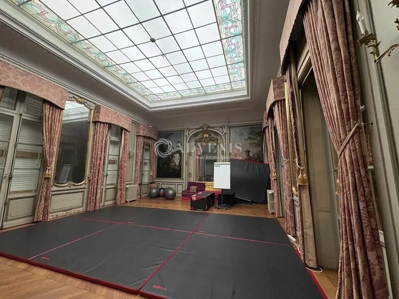 Bureau dans Lille à louer - Photo de l’immeuble – Image 2 sur 10