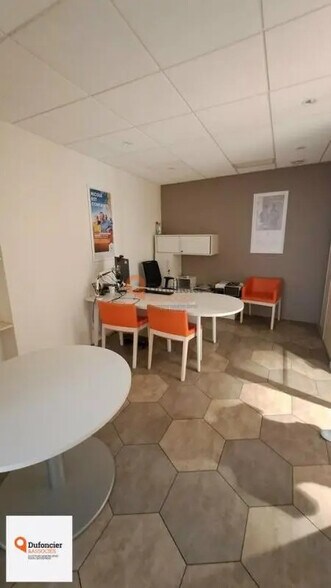 23 Boulevard De Blossac, Châtellerault à louer - Photo de l’immeuble – Image 3 sur 5
