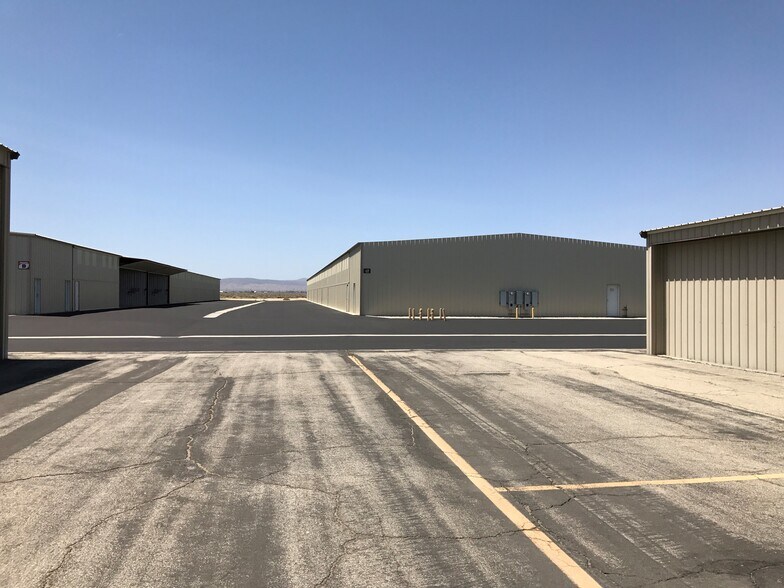 4725 William J. Barnes Ave, Lancaster, CA à louer - Photo de l’immeuble – Image 3 sur 5