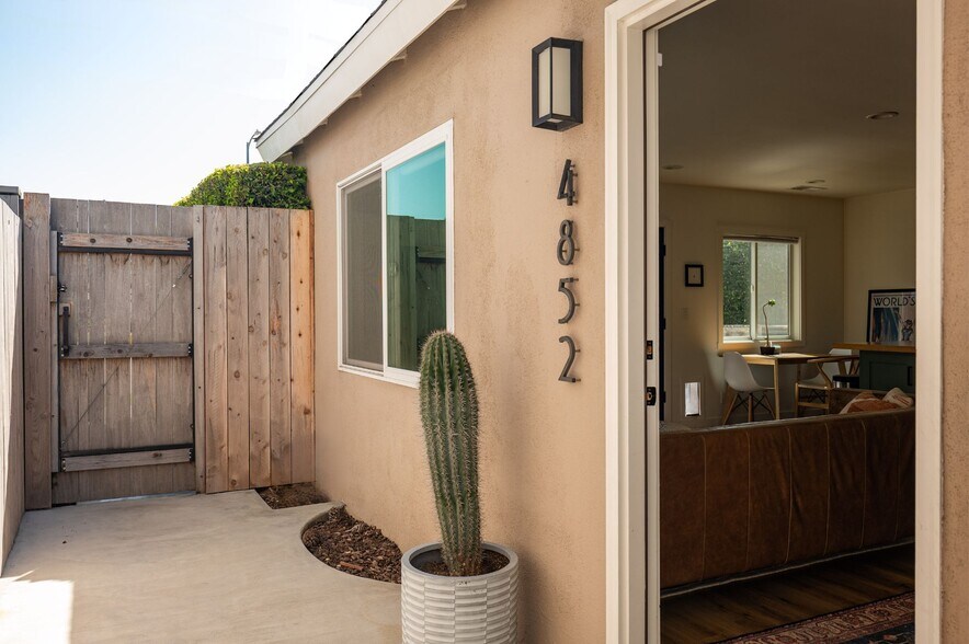 4852 S Centinela Ave, Los Angeles, CA à vendre - Photo de l’immeuble – Image 3 sur 42