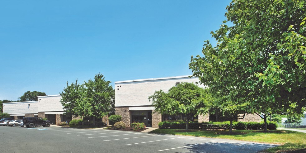 7562 Penn Dr, Allentown, PA à louer - Photo principale – Image 1 sur 7