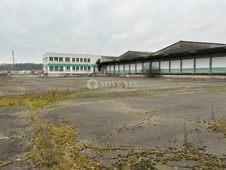 Local d'activités dans Le Mans à vendre - Photo de l’immeuble – Image 3 sur 7