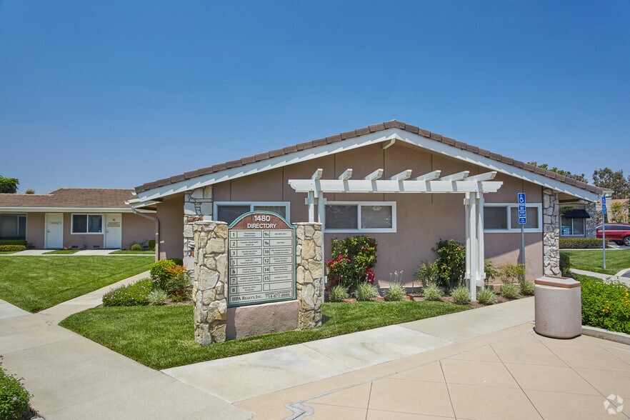 1480 S Harbor Blvd, La Habra, CA à louer - Photo de l’immeuble – Image 3 sur 9