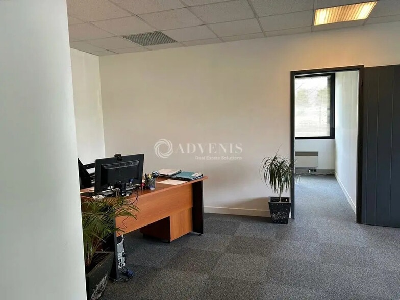 Bureau dans Tours à louer - Photo de l’immeuble – Image 2 sur 7