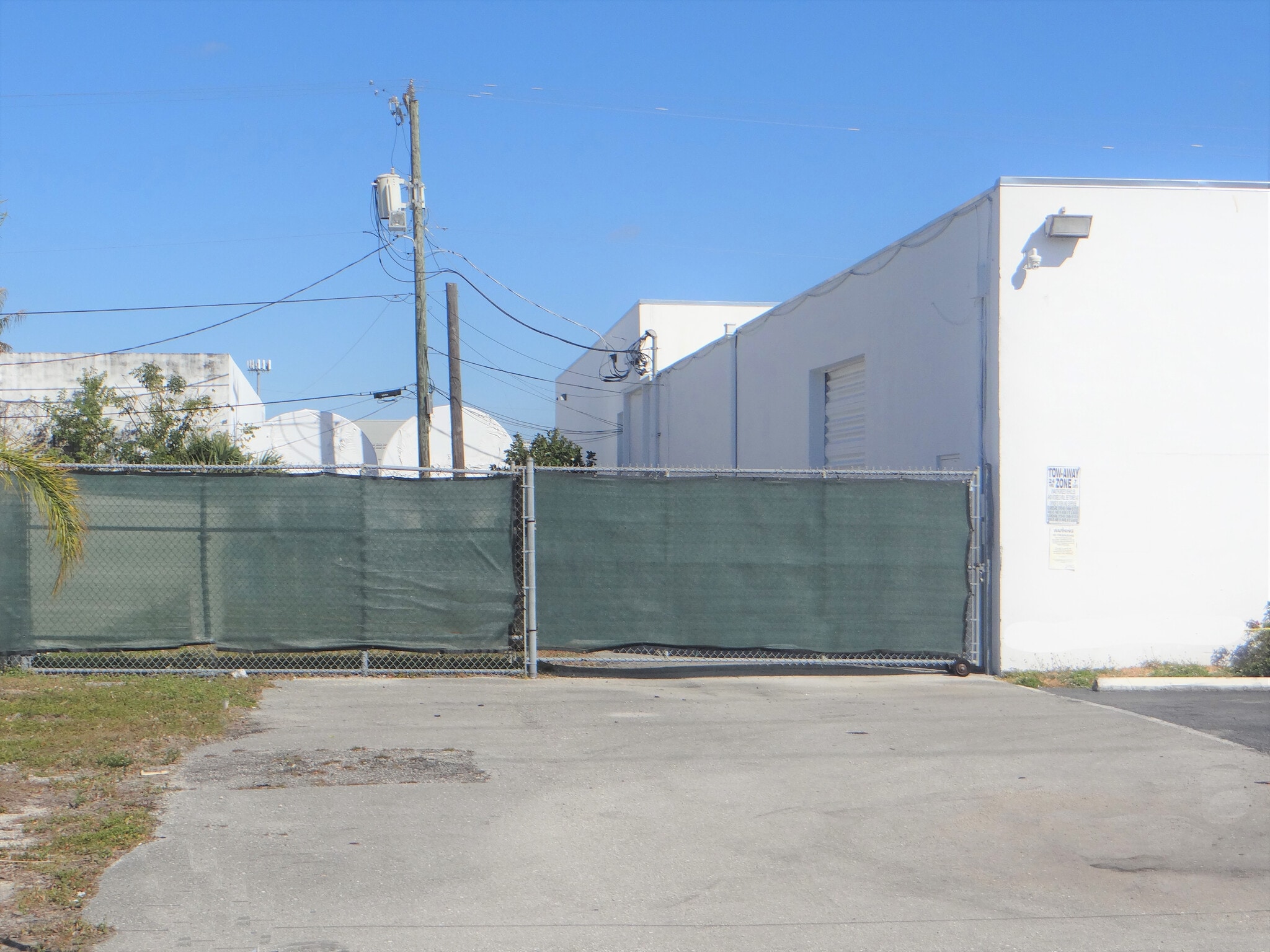 245 SW 33rd St, Fort Lauderdale, FL à louer Photo de l’immeuble– Image 1 sur 8
