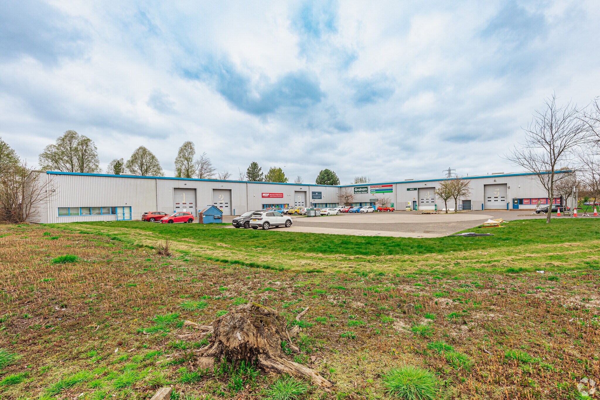 1-5 Almond Ct, Falkirk à louer Photo principale– Image 1 sur 14