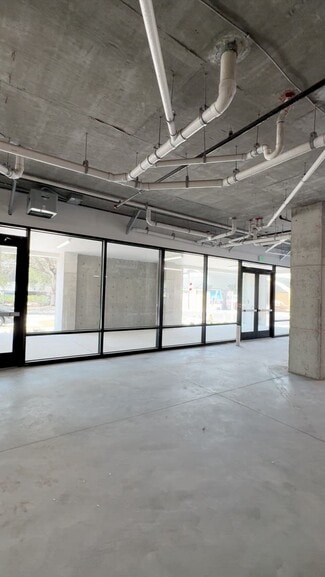 Plus de détails pour 1701 N Florida Ave, Tampa, FL - Local commercial à louer