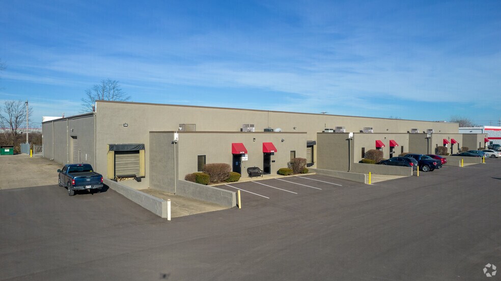 2476-2500 Creekway Dr, Columbus, OH à louer - Photo de l’immeuble – Image 1 sur 7