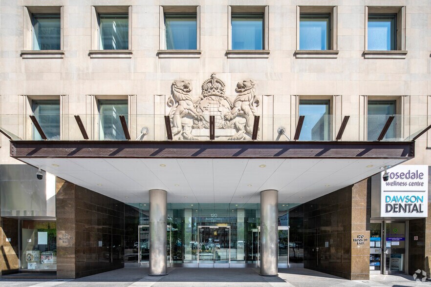 120 Bloor St E, Toronto, ON à louer - Photo de l’immeuble – Image 1 sur 11