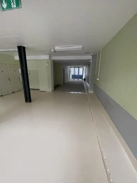 Industriel/Logistique dans Bordeaux à vendre - Photo de l’immeuble – Image 3 sur 4