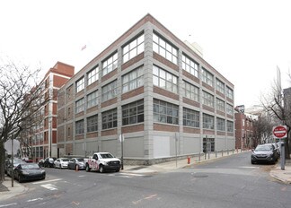 Plus de détails pour 2401 Locust St, Philadelphia, PA - Bureau à vendre