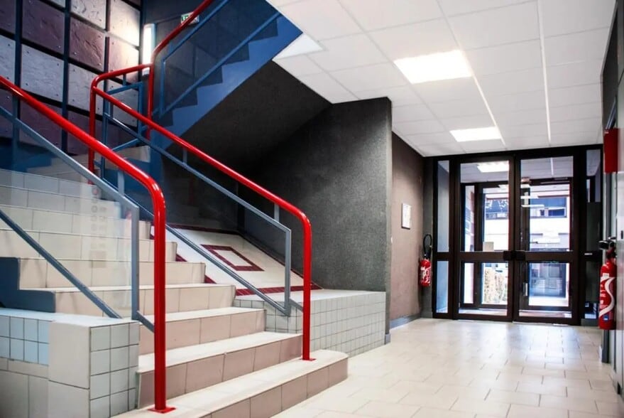 18 Boulevard De La Paix, Cergy à louer - Hall d’entrée – Image 2 sur 4