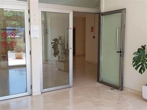 Bureau dans Los Barrios, Cádiz à vendre - Photo de l’immeuble – Image 1 sur 18