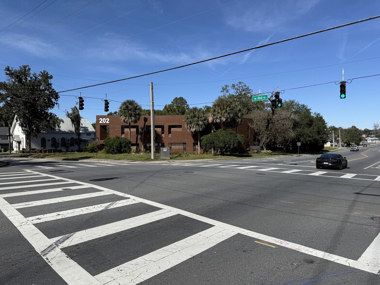 202 NE 8th Ave, Ocala, FL à vendre - Photo de l’immeuble – Image 3 sur 30