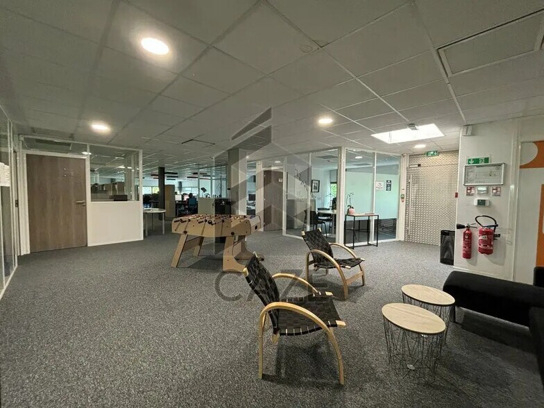 Bureau dans Mérignac à louer - Photo de l’immeuble – Image 3 sur 5