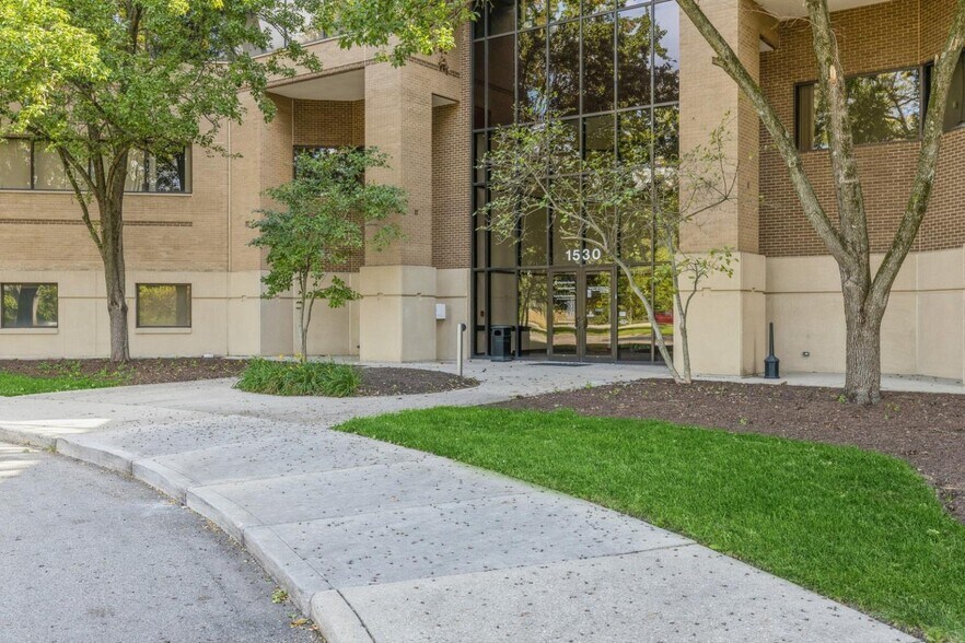 1530 Needmore Rd, Dayton, OH à louer - Photo de l’immeuble – Image 2 sur 5