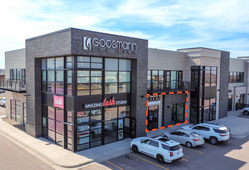 2101 W 69th St, Sioux Falls, SD à louer - Photo de l’immeuble – Image 2 sur 4