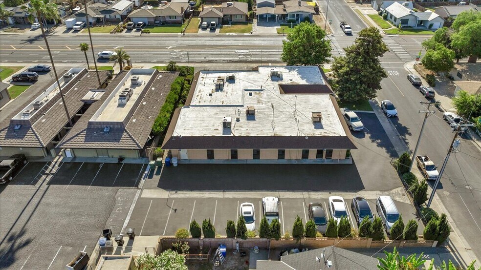 531 N Alta Ave, Dinuba, CA à louer - Photo de l’immeuble – Image 3 sur 18