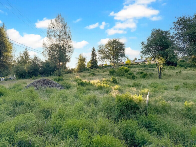 22827 Industrial Pl, Grass Valley, CA à vendre - Aérien – Image 2 sur 8