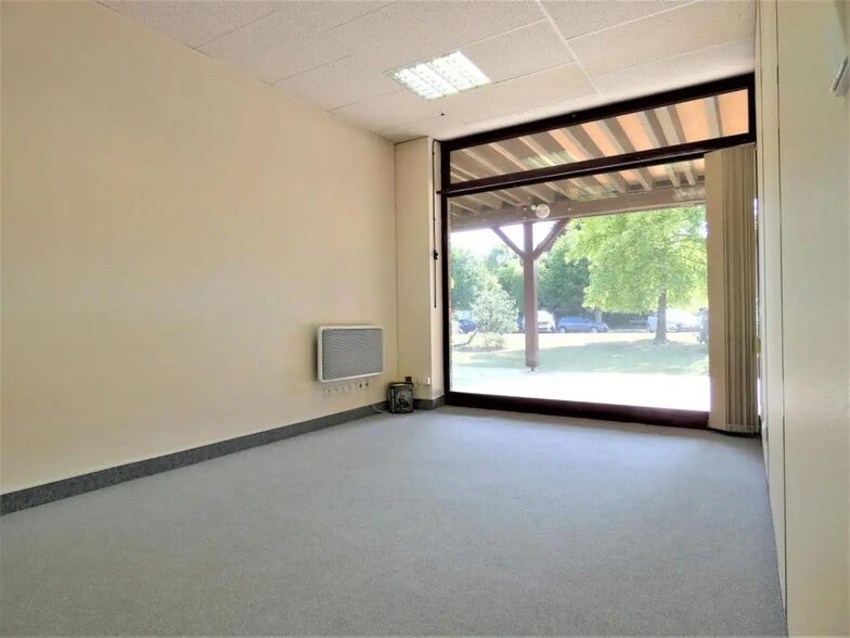 Bureau dans Chavenay à louer - Photo intérieure – Image 3 sur 7