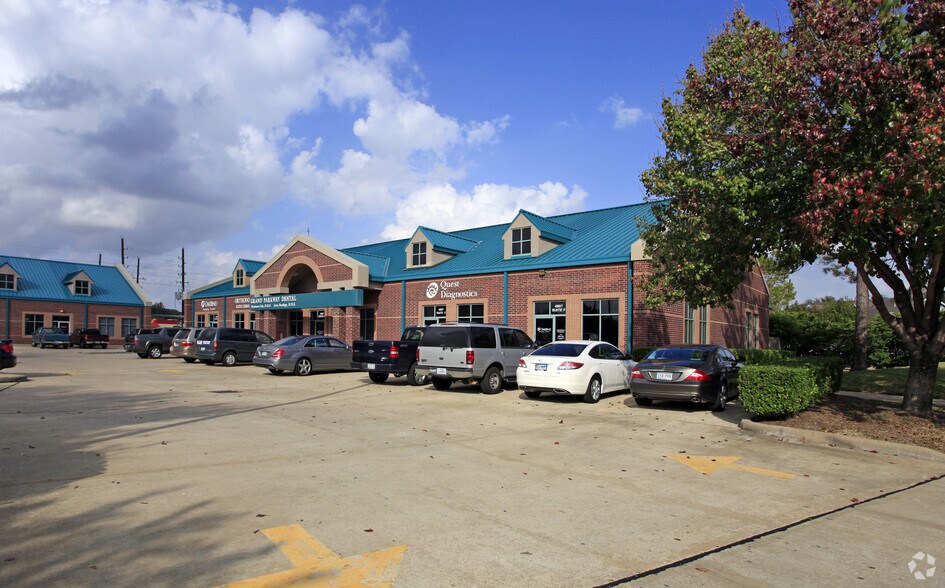4907 Sandhill Dr, Sugar Land, TX à louer - Photo de l’immeuble – Image 2 sur 5