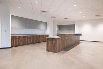 2400 N Dallas Pky, Plano, TX à louer Photo intérieure– Image 2 sur 3