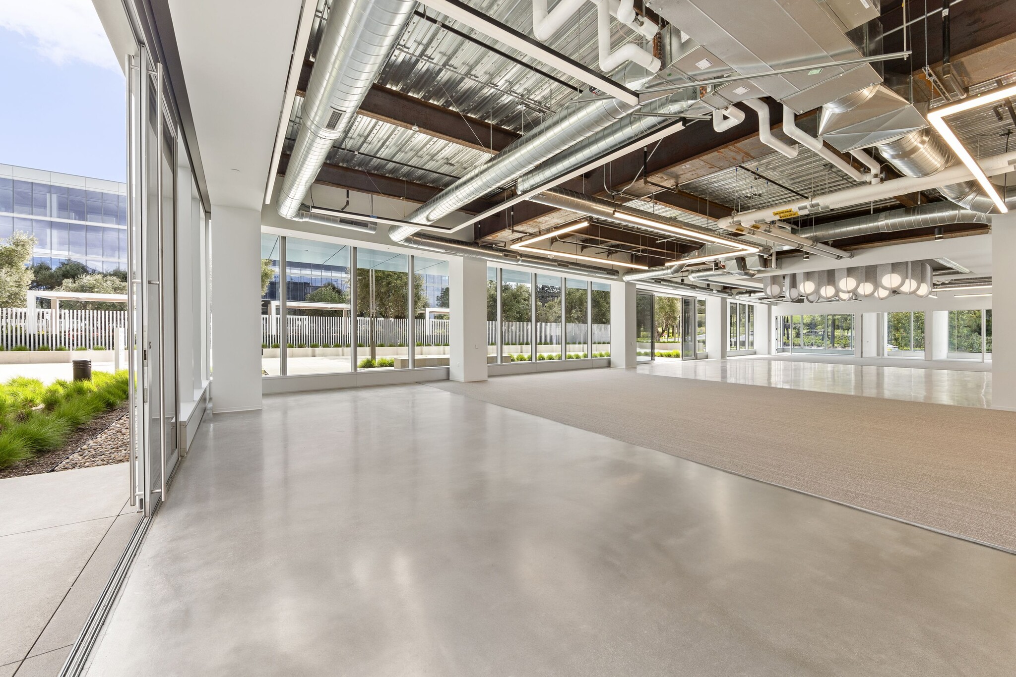 17100 Laguna Canyon Rd, Irvine, CA à louer Photo intérieure– Image 1 sur 10