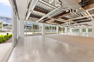 17100 Laguna Canyon Rd, Irvine, CA à louer Photo intérieure– Image 2 sur 10