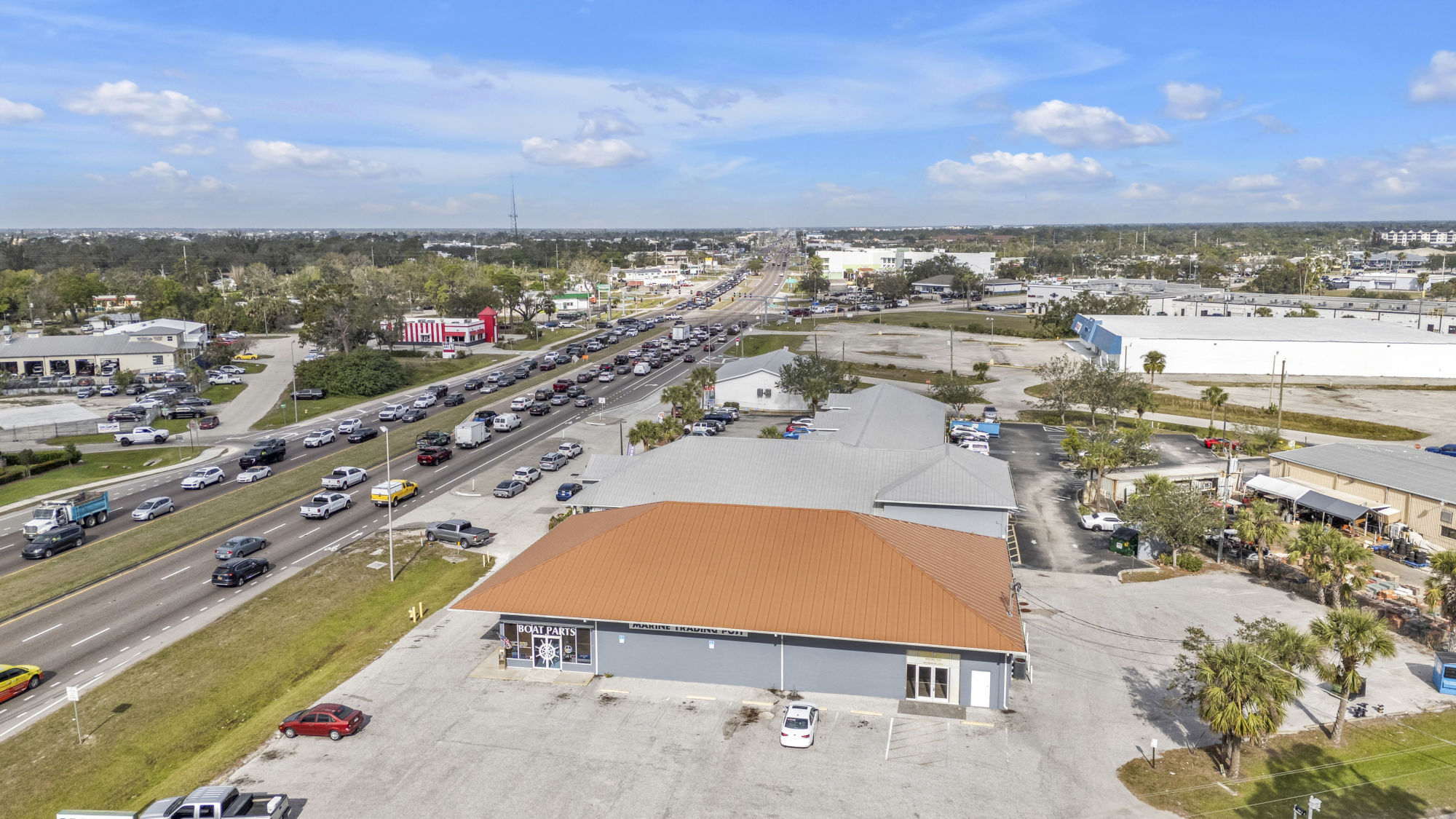 4694 Tamiami Trl, Port Charlotte, FL à louer Photo principale– Image 1 sur 37