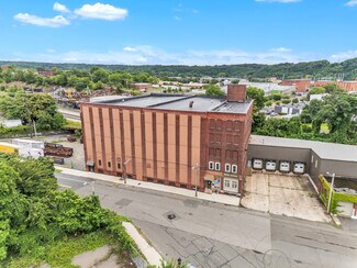 Plus de détails pour 12 Crescent St, Holyoke, MA - Industriel/Logistique à vendre