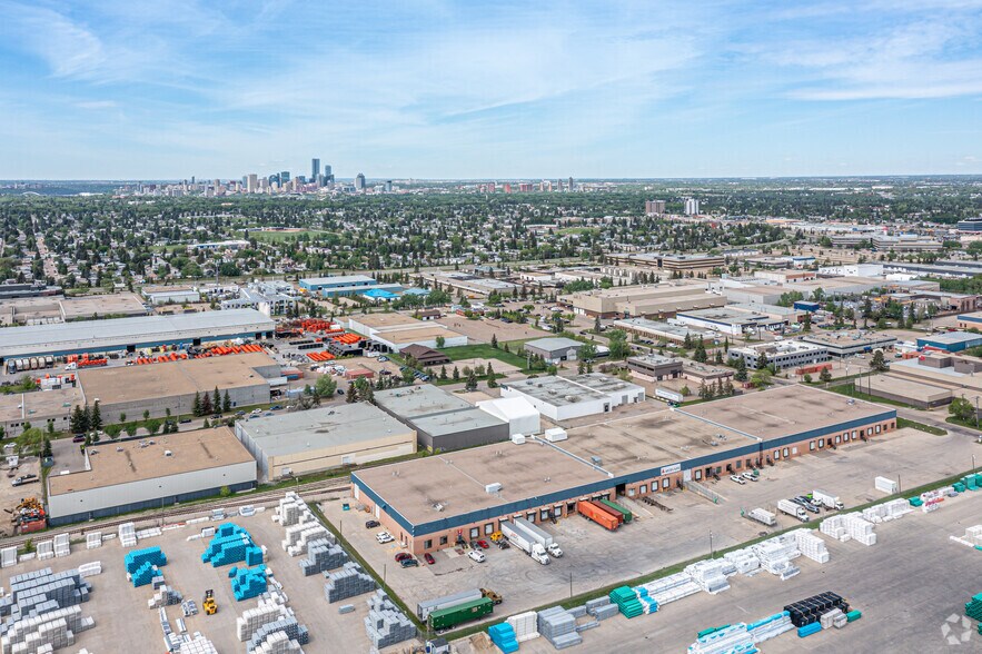 4715-4757 93 Ave, Edmonton, AB à louer - Aérien – Image 3 sur 5