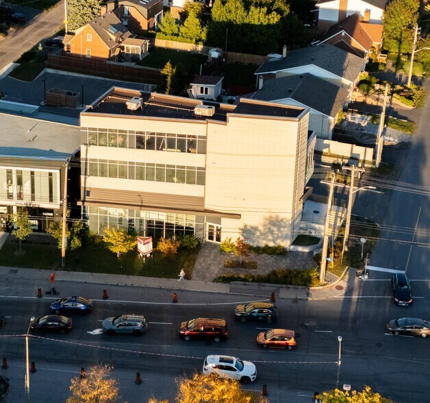 1637 Bank St, Ottawa, ON à louer - Photo de l’immeuble – Image 1 sur 12