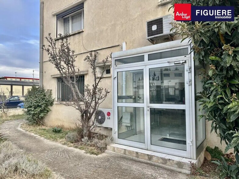 16 Rue André Marie Ampère, Velaux à louer - Photo de l’immeuble – Image 2 sur 10