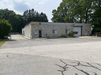 Plus de détails pour 245 Quaker Ln, West Warwick, RI - Industriel/Logistique à vendre