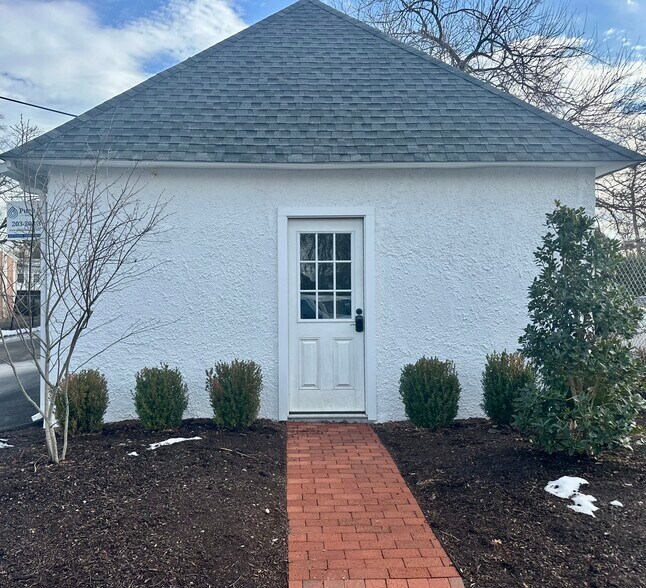 257 Sound Beach Ave, Old Greenwich, CT à louer - Photo de l’immeuble – Image 3 sur 13