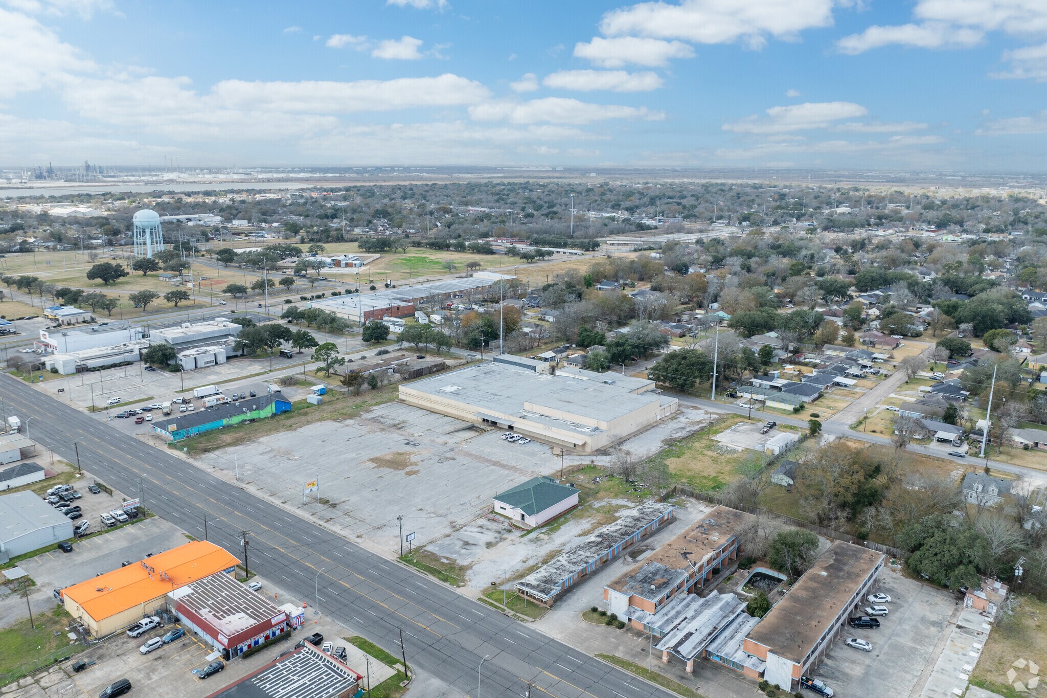 3835 Gulfway Dr, Port Arthur, TX à louer Photo principale– Image 1 sur 19