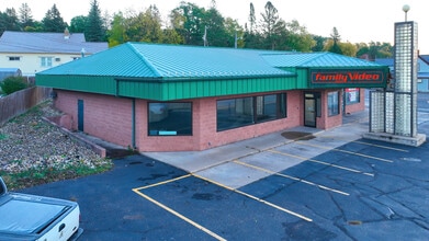 901 S Stephenson Ave, Iron Mountain, MI à louer Photo de l’immeuble– Image 1 sur 1