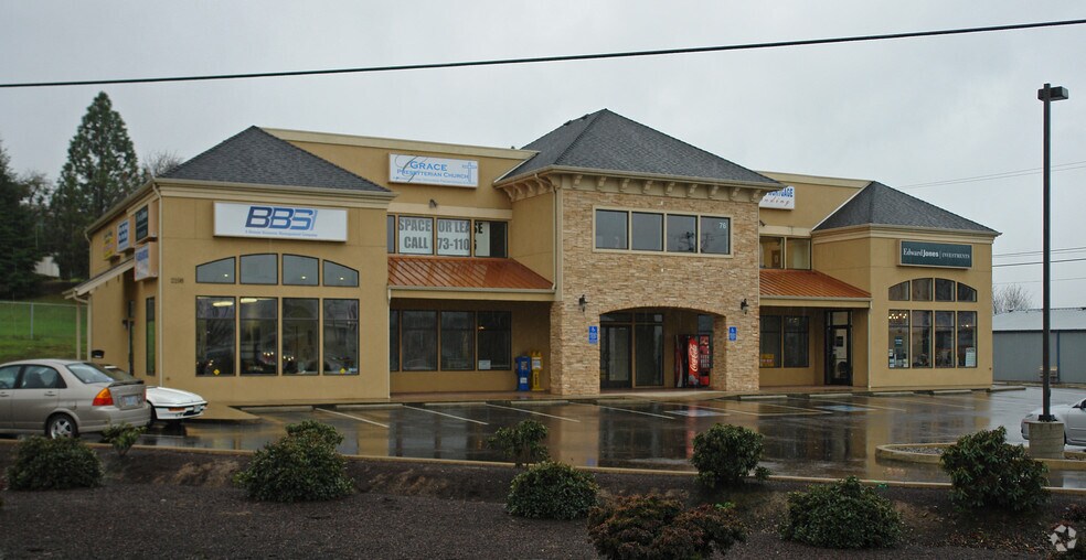 2198 NE Stephens St, Roseburg, OR à louer - Photo de l’immeuble – Image 2 sur 13