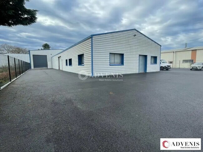Plus de détails pour Industriel/Logistique à louer