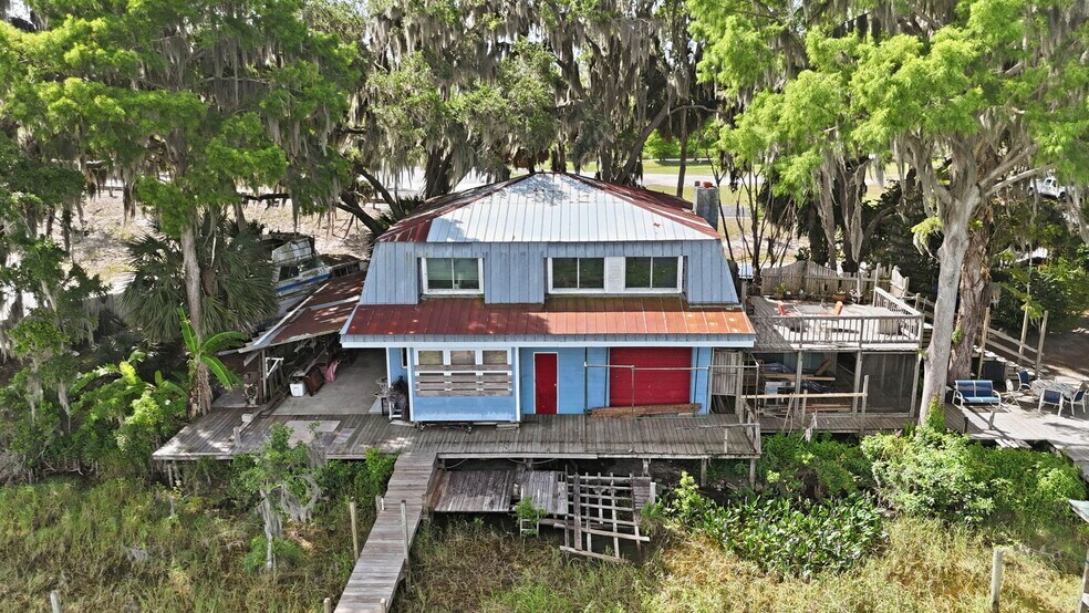 400 Lakeshore Dr, Eustis, FL à vendre - Photo de l’immeuble – Image 2 sur 56