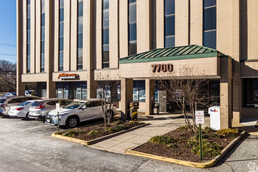 7700 Little River Tpke, Annandale, VA à louer - Photo de l’immeuble – Image 3 sur 5