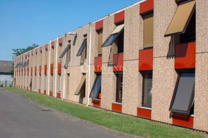 Bureau dans Montigny-lès-Cormeilles à louer - Photo de l’immeuble – Image 1 sur 3