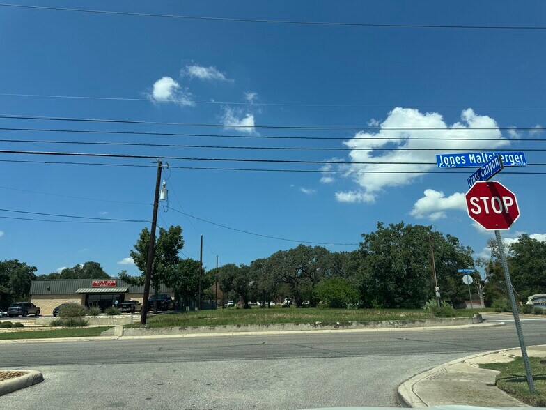 Jones Maltsberger & Cross Canyon Rd, San Antonio, TX à vendre - Photo de l’immeuble – Image 2 sur 10