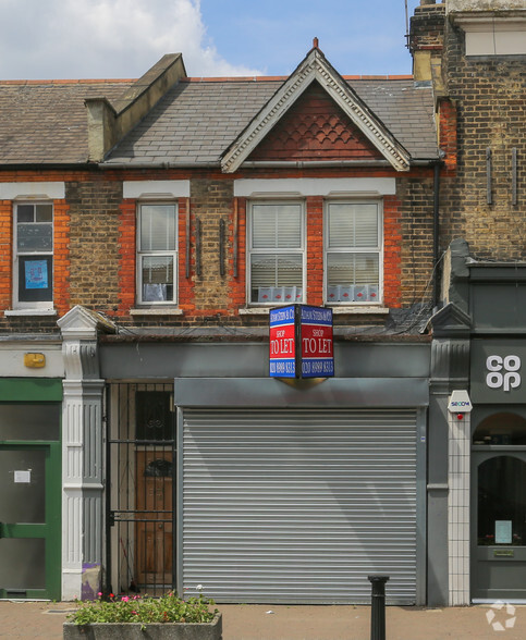 12 Winchester Rd, Londres à louer - Photo principale – Image 1 sur 4