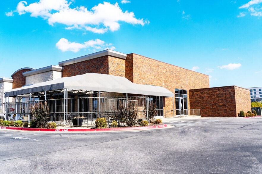 2011 Promenade Blvd, Rogers, AR à louer - Photo principale – Image 1 sur 2