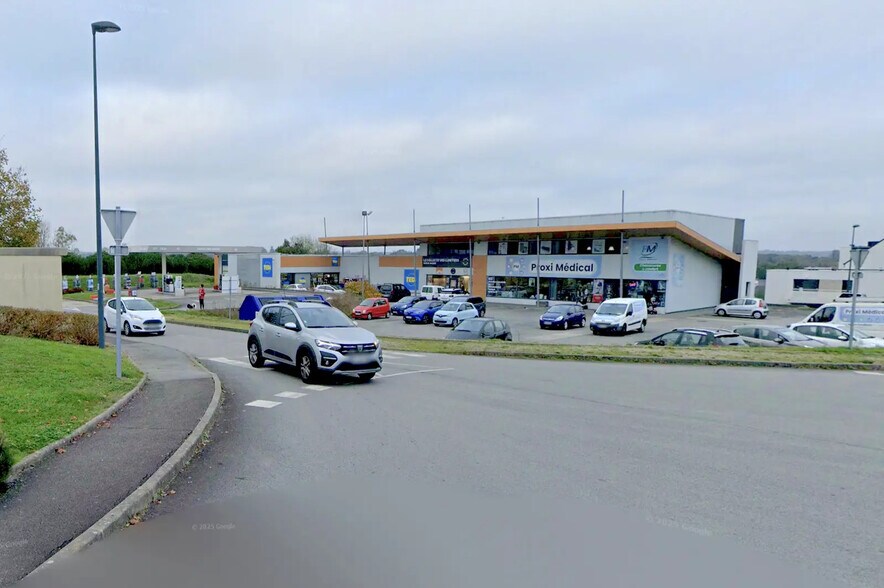 Local commercial dans Fouesnant à louer - Photo de l’immeuble – Image 1 sur 2
