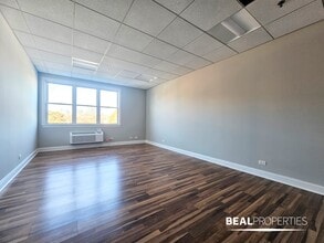 300-310 Happ Rd, Northfield, IL à louer Photo intérieure– Image 2 sur 4